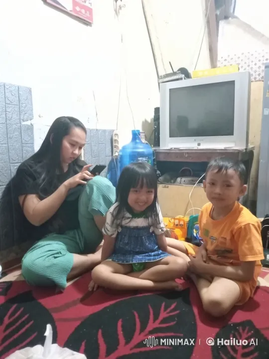 Children Playfully Practice Kungfu in Family Setting – AI Generated Video | Hailuo AI