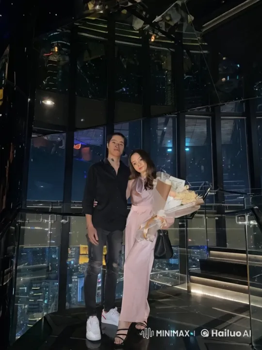 Young Couple Performs Dynamic Kung Fu in City Observation Deck – AI Generated Video | Hailuo AI