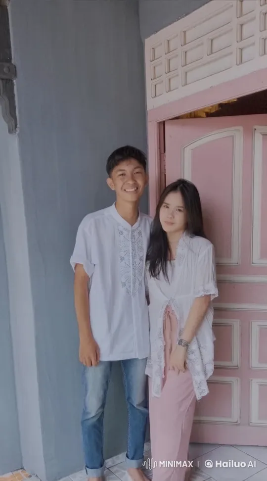 Young Couple Performs Synchronized Kung Fu Routine – AI Generated Video | Hailuo AI