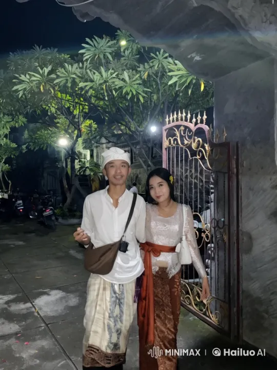 Traditional Kungfu Duo Showcase Skills in Serene Night Setting – AI Generated Video | Hailuo AI