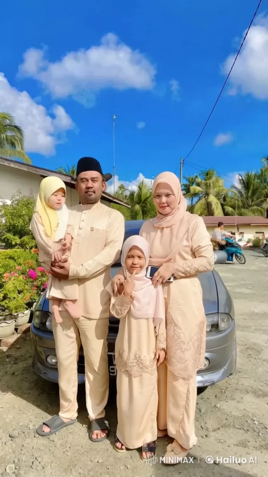 Family Practices Kung Fu in Matching Outfits – AI Generated Video | Hailuo AI