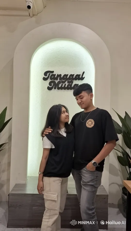 Young Couple Performs Dynamic Kungfu Routine – AI Generated Video | Hailuo AI