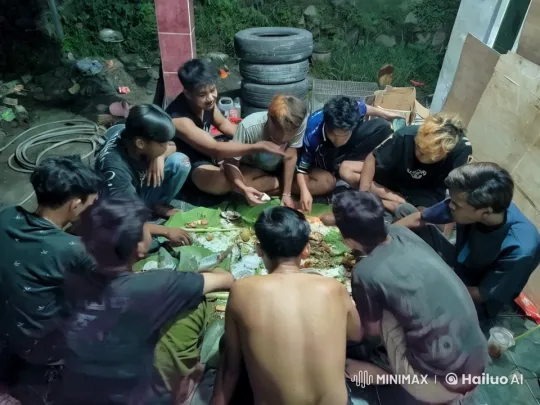 Young Men Engage in Impromptu Martial Arts Sparring – AI Generated Video | Hailuo AI