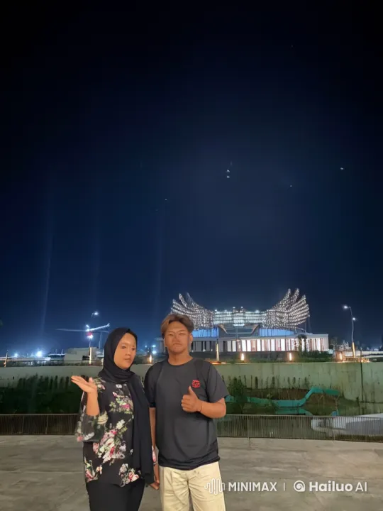 Nighttime Kung-Fu Fight with Silhouetted Combatants – AI Generated Video | Hailuo AI