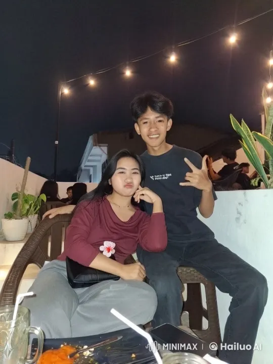 Young Couple Demonstrates Impressive Kungfu in Outdoor Setting – AI Generated Video | Hailuo AI