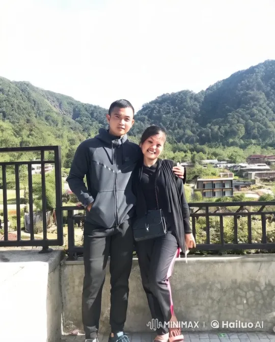 Couple Demonstrates Skilled Kungfu in Scenic Mountains – AI Generated Video | Hailuo AI