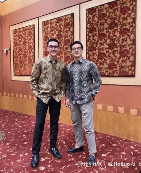 Traditional Chinese Kung Fu Display in Ornate Hall – AI Generated Video | Hailuo AI