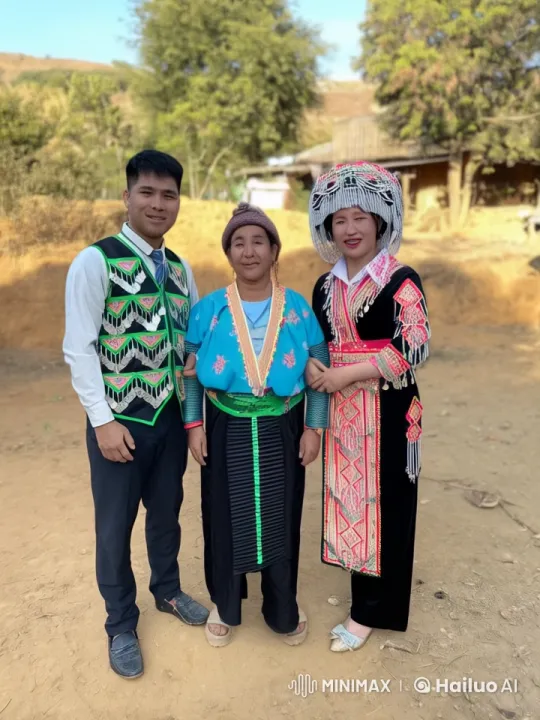 Traditional Attire Kungfu Showdown in Rustic Setting – AI Generated Video | Hailuo AI
