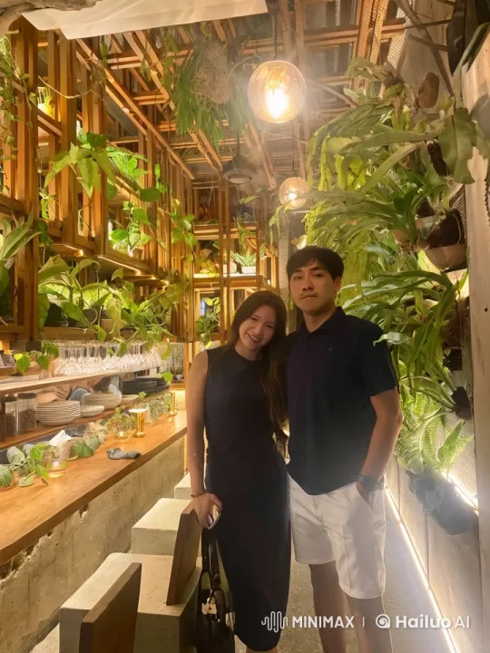Kung Fu Display in Plant-Filled Cafe Setting – AI Generated Video | Hailuo AI