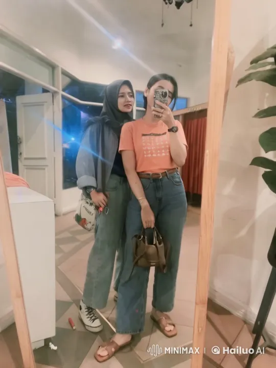 Young Women Display Friendship Through Playful Kung Fu Moves – AI Generated Video | Hailuo AI