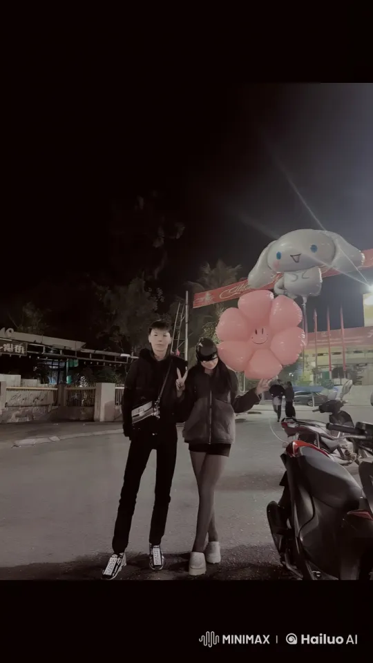 Nighttime Martial Arts Display with Balloons – AI Generated Video | Hailuo AI