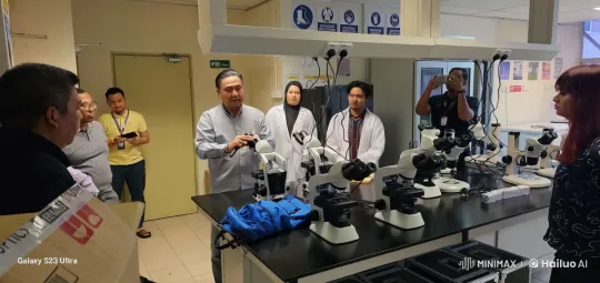 Martial Arts Scene in Laboratory Setting – AI Generated Video | Hailuo AI