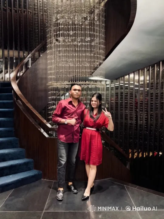 Luxurious Setting: Elegant Kung Fu Battle with Glamorous Lights – AI Generated Video | Hailuo AI