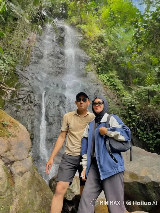 Wing Chun Practitioners Demonstrate Skills by Waterfall – AI Generated Video | Hailuo AI