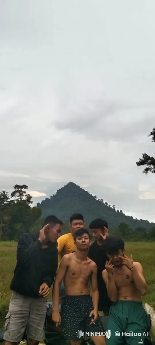 Young Men Engage in Playful Mock Kungfu Fight – AI Generated Video | Hailuo AI