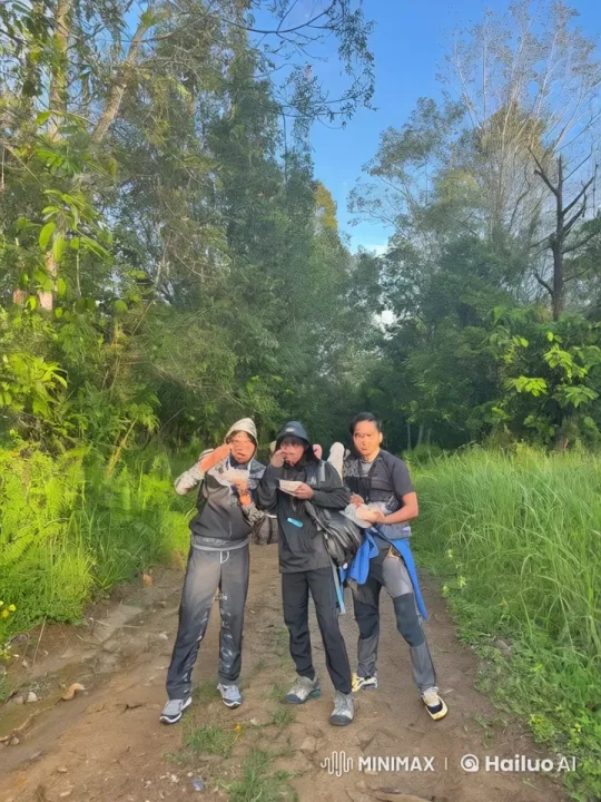 Forest Kungfu Fight: Graceful Combat Amidst Nature – AI Generated Video | Hailuo AI