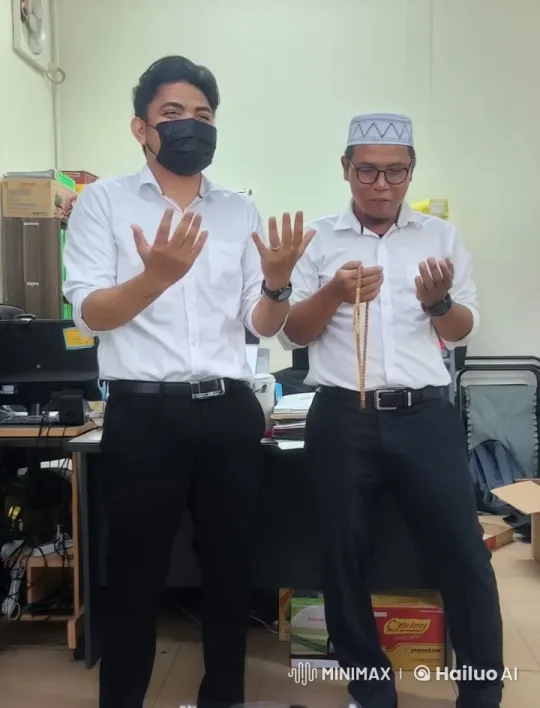 Office Workers Engage in Surprise Martial Arts Battle – AI Generated Video | Hailuo AI
