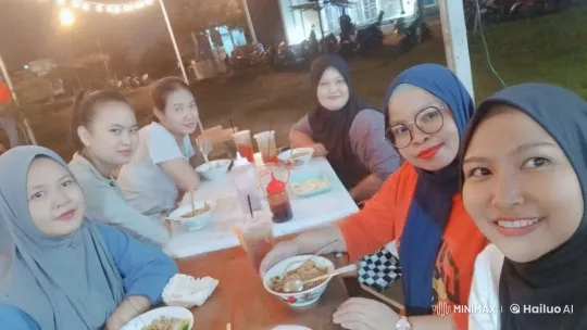 Outdoor Dinner with Friends Under Festive Lights – AI Generated Video | Hailuo AI