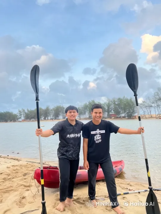 Kung Fu Training on a Serene Beach with Dynamic Moves – AI Generated Video | Hailuo AI