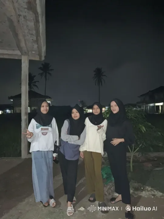 Nighttime Friendship Scene with Young Women – AI Generated Video | Hailuo AI