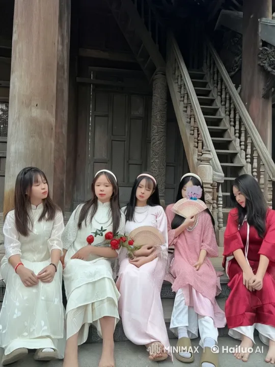 Traditional Dresses and Dynamic Kung Fu Performance – AI Generated Video | Hailuo AI