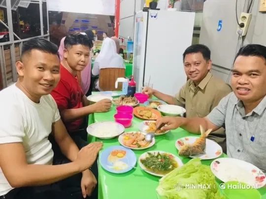 Joyful Dining Experience with Friends in a Bustling Restaurant – AI Generated Video | Hailuo AI
