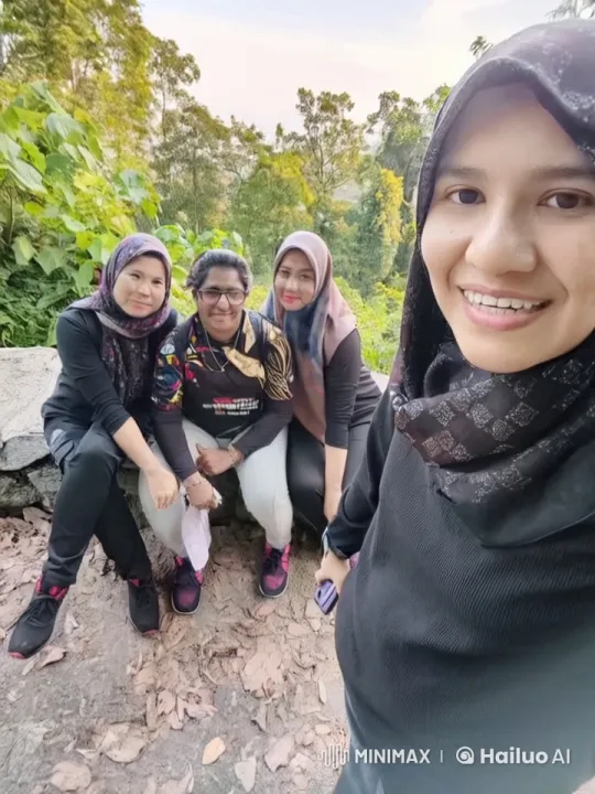 Friends Playfully Kick-Fight in Scenic Outdoor Setting – AI Generated Video | Hailuo AI