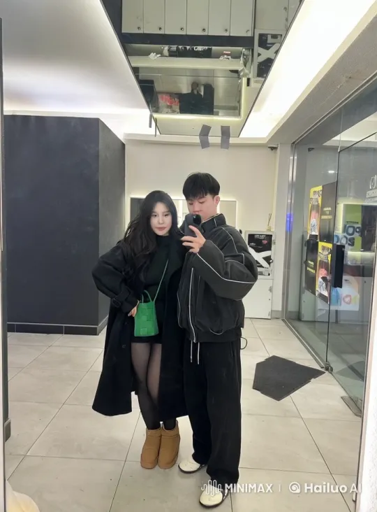Couple's Energetic Fight Scene in Modern Lobby – AI Generated Video | Hailuo AI