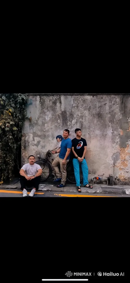 Spontaneous Kung Fu Display on Urban Street – AI Generated Video | Hailuo AI