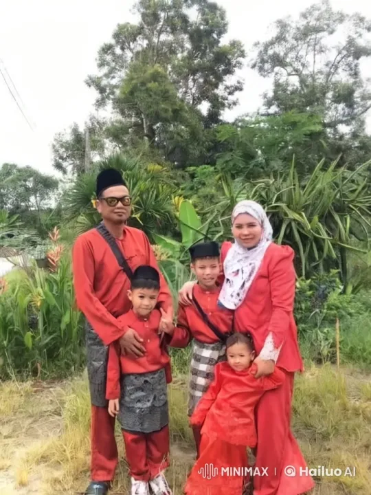 Family in Red Attire Practices Kungfu in Lush Garden – AI Generated Video | Hailuo AI