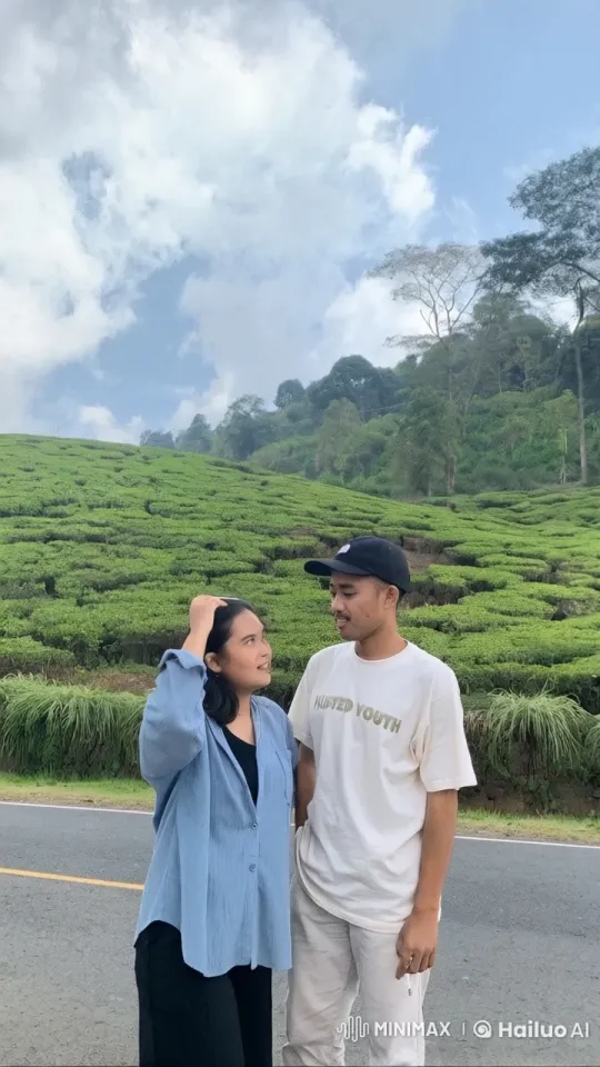 Kungfu Practitioners Display Skills in Scenic Tea Plantation – AI Generated Video | Hailuo AI