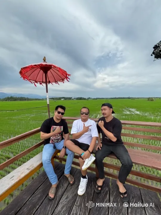 Friends Practice Kung Fu in Scenic Rice Fields – AI Generated Video | Hailuo AI