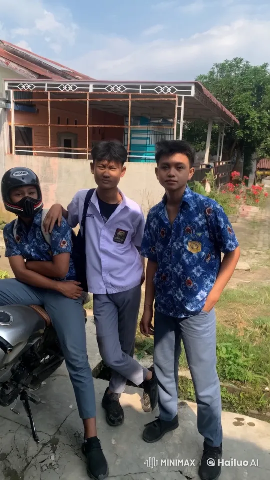 Teenagers Showcase Dynamic Kung Fu Skills – AI Generated Video | Hailuo AI