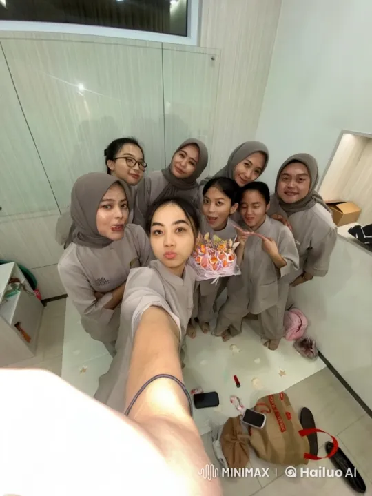 Playful Kung Fu Fight in a Circular Group – AI Generated Video | Hailuo AI