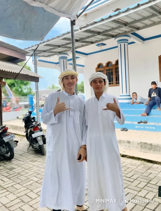 Traditional Attire Martial Arts Duel in Front of Building – AI Generated Video | Hailuo AI