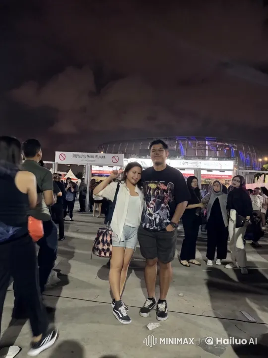 Couple Showcases Martial Arts Skills at Outdoor Stadium Event – AI Generated Video | Hailuo AI