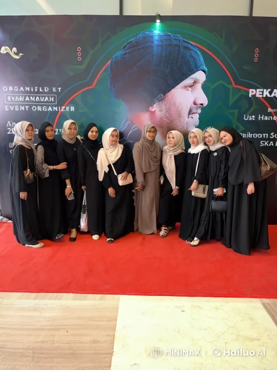 Women Perform Synchronized Kungfu on Red Carpet – AI Generated Video | Hailuo AI