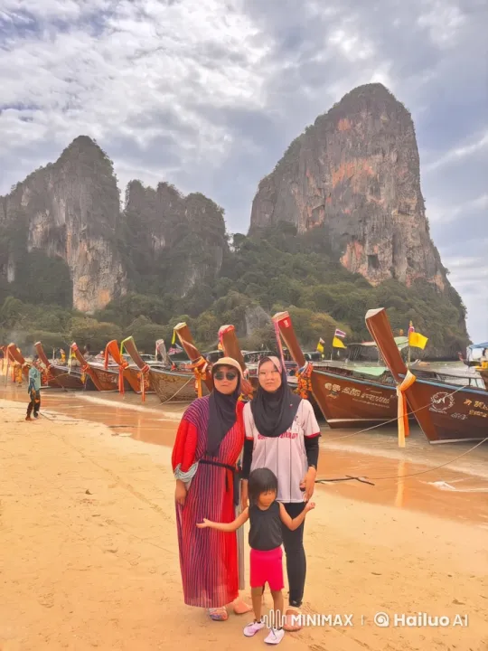 Beachside Kung Fu Display with Elegance and Youth – AI Generated Video | Hailuo AI