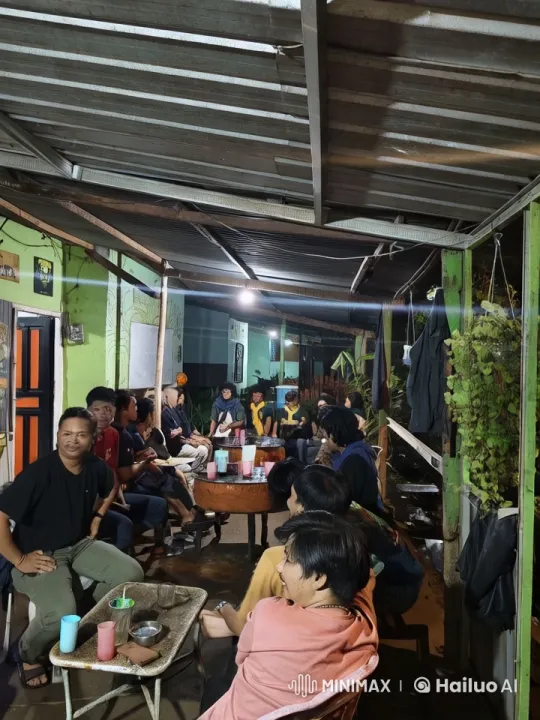 Outdoor Gathering Turns Chaotic with Fight – AI Generated Video | Hailuo AI