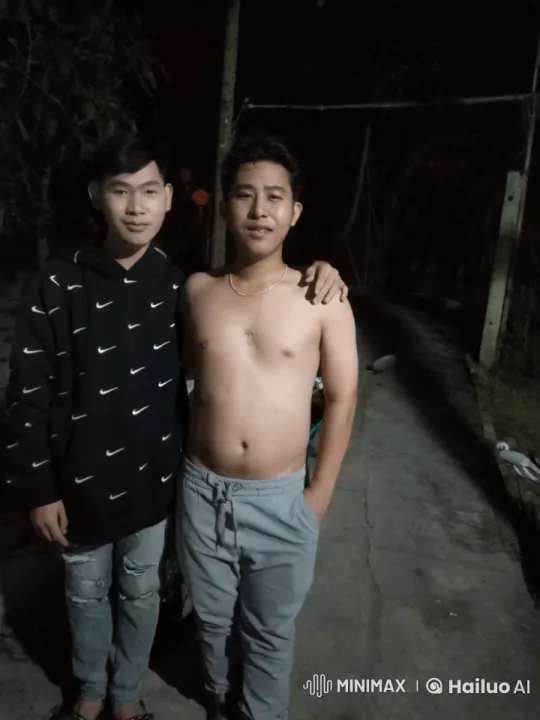 Nighttime Kung Fu Fight on a Path – AI Generated Video | Hailuo AI
