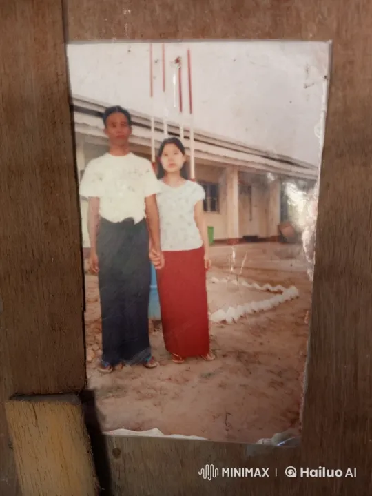 Couple in Traditional Attire Arguing Outside House – AI Generated Video | Hailuo AI