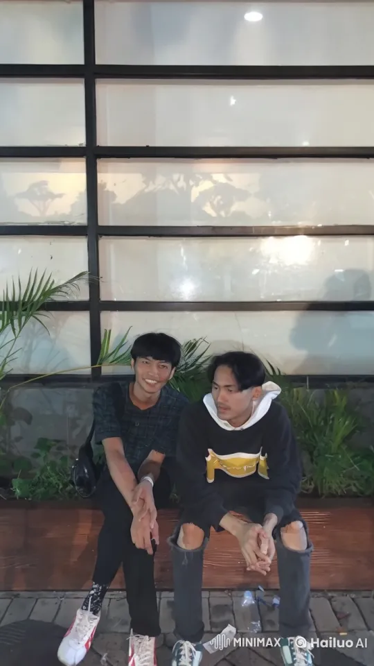 Two Young Men Perform Intense Kung Fu Fight in Park – AI Generated Video | Hailuo AI