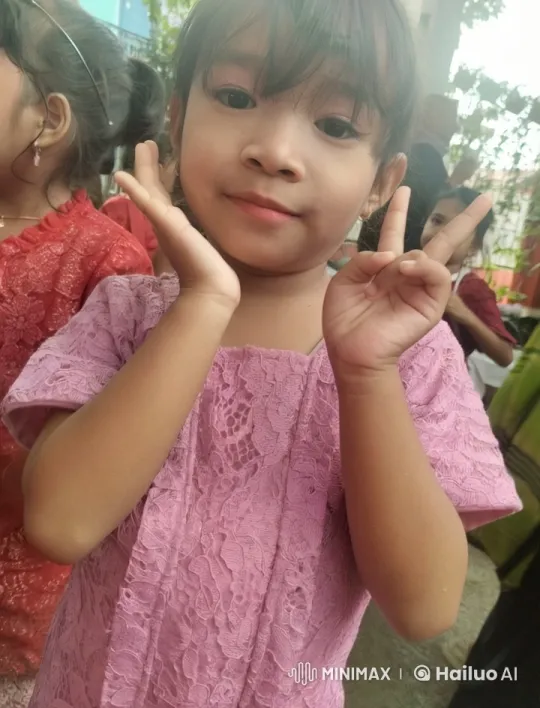 Young Girl Poses in Lavender Lace Dress at Festive Outdoor Event – AI Generated Video | Hailuo AI