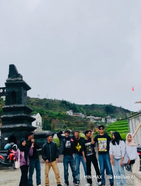 Friends Cheer as Trio Performs Kungfu in Scenic Hillside – AI Generated Video | Hailuo AI