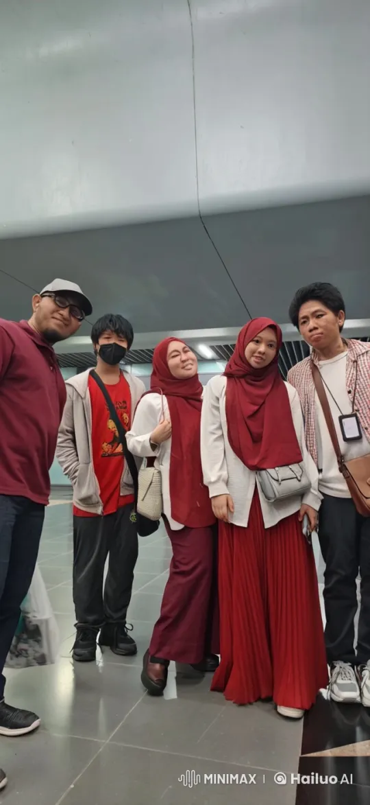 Casual Group Showcases Impressive Kungfu Skills Indoors – AI Generated Video | Hailuo AI