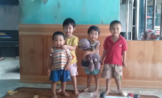 Children Playfully Imitate Kung Fu in Their Room – AI Generated Video | Hailuo AI