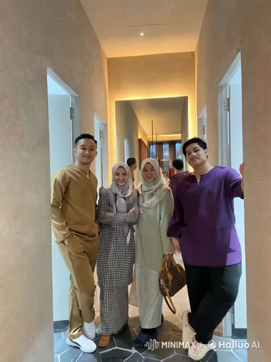 Friends Enjoy Playful Kung Fu Sparring in Hallway – AI Generated Video | Hailuo AI