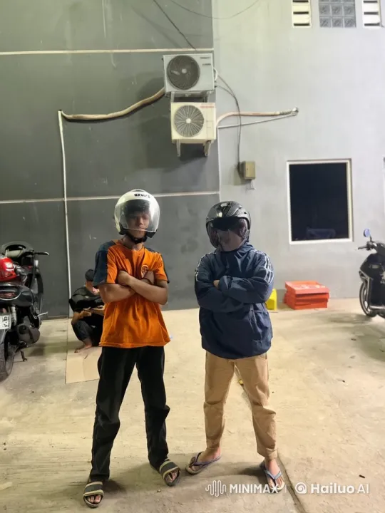 Boys Practice Kungfu in Garage with High-Energy Fight Scene – AI Generated Video | Hailuo AI
