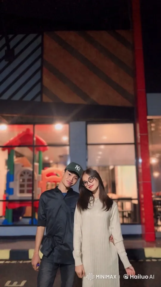 Couple's Dynamic Martial Arts Fight in Front of Bright Building – AI Generated Video | Hailuo AI