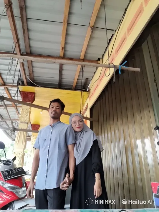 Couple Engages in Skilled Kung Fu Practice – AI Generated Video | Hailuo AI
